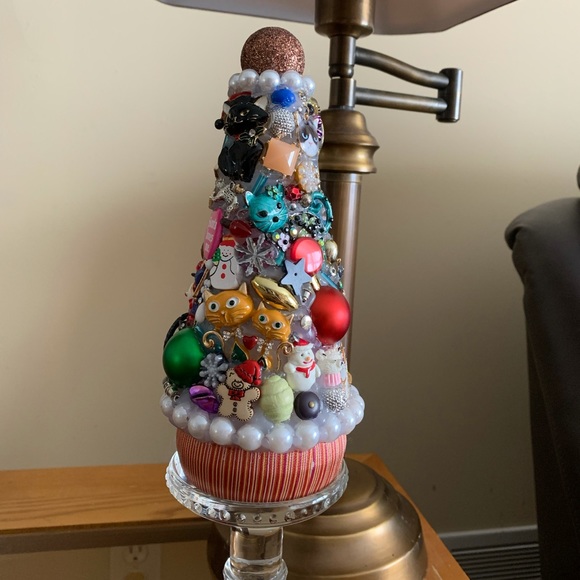 * SOLD!! * MEOWY Christmas Junkdrawer Tree Decoration - Picture 3 of 9